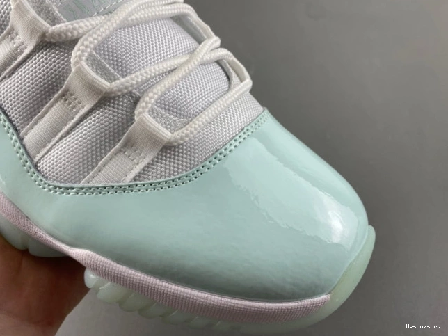 Air  11 AH7860-103  “Igloo” Jordan Low 0928